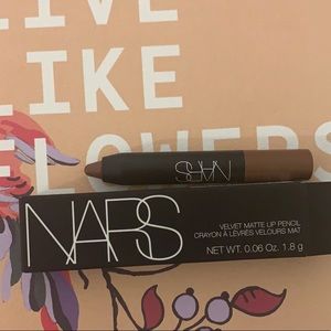 NARS Velvet Matte Lip Pencil in shade Dance Fever